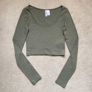 H&M | Cropped Long Sleeve Shirt